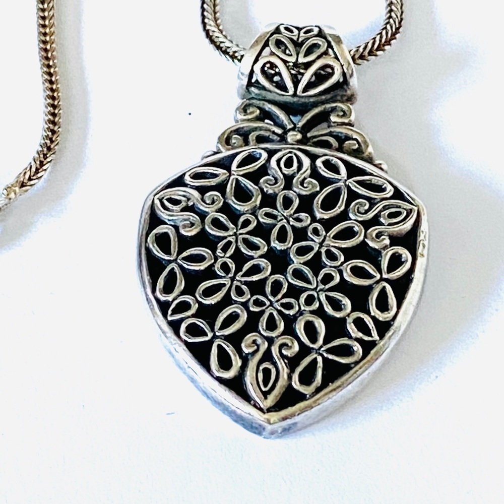 925 Sterling Silver Bali Necklace Leaf Medallion